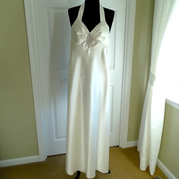 white by vera wang bow back halter wedding dress A Line White Halter Backless Court Train Satin Wedding Dresses with Bo –  morievent main image 0